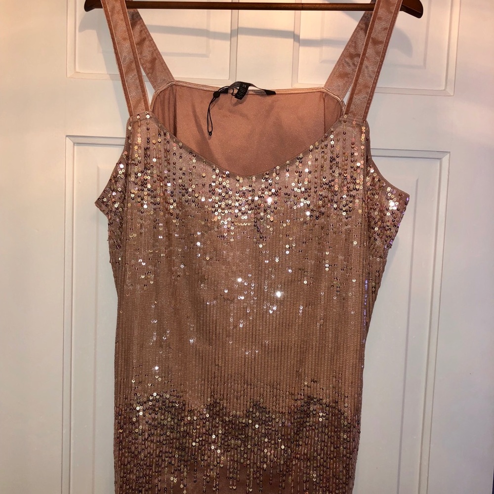 White House Black Market 🌟NWT🌟rose gold tank